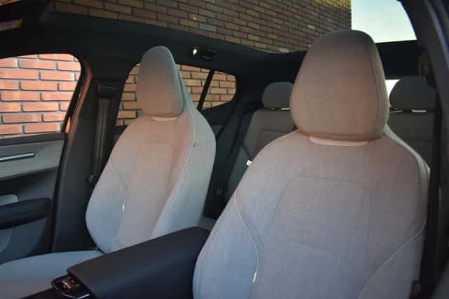Volvo EX30 (2026) thumbnail 6