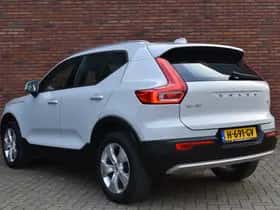 Volvo XC40 (2020) thumbnail 2