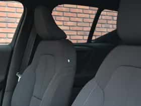 Volvo EX40 thumbnail 5