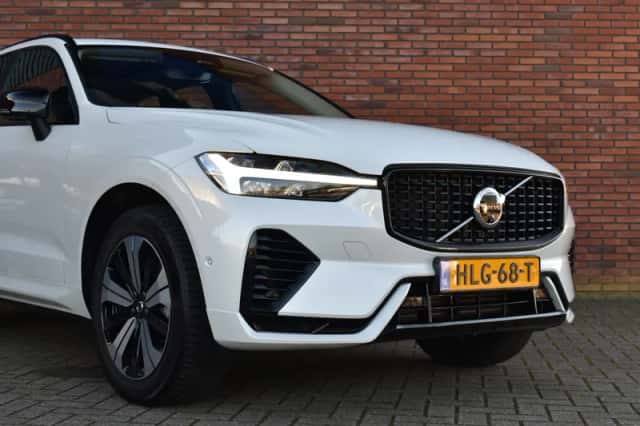 Volvo XC60 (2025) thumbnail 2