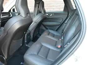 Volvo XC60 (2025) thumbnail 9