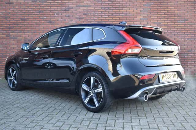 Volvo V40 (2020) thumbnail 3