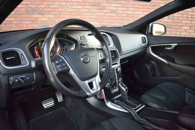 Volvo V40 (2020) thumbnail 5
