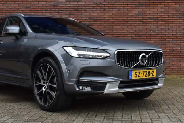 Volvo V90 (2016) thumbnail 2