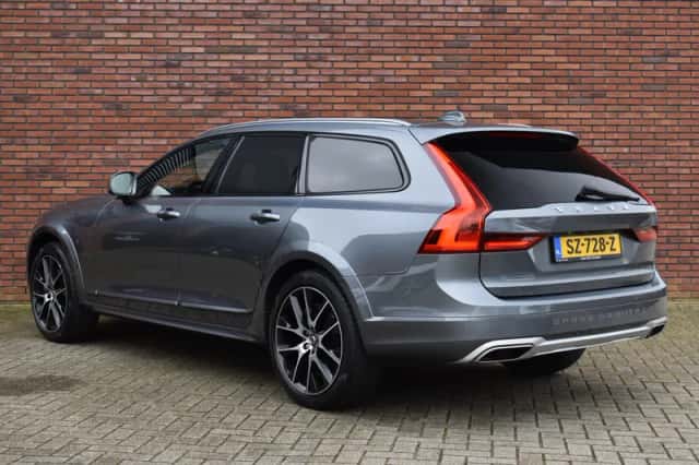 Volvo V90 (2016) thumbnail 3