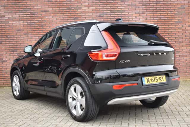 Volvo XC40 (2021) thumbnail 2