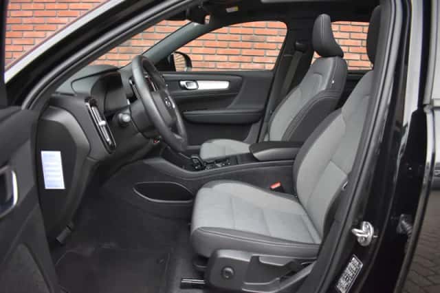 Volvo XC40 (2021) thumbnail 4
