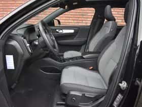 Volvo XC40 thumbnail 4