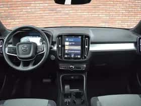 Volvo XC40 thumbnail 6