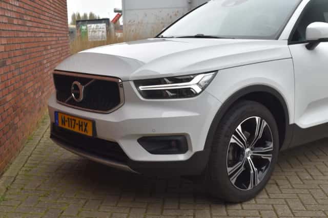 Volvo XC40 (2020) thumbnail 3