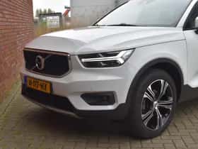 Volvo XC40 (2020) thumbnail 3