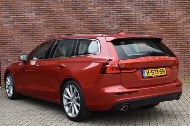 Volvo V60 (2020) thumbnail 2