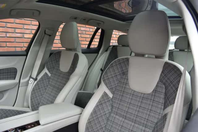 Volvo V60 (2020) thumbnail 5
