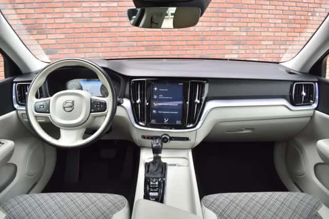 Volvo V60 (2020) thumbnail 6