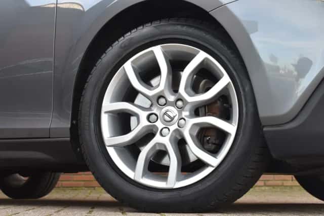 Volvo V40 (2017) thumbnail 3