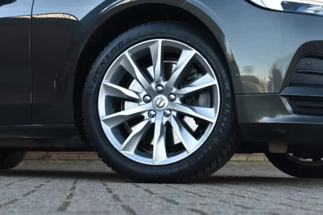 Volvo V90 (2018) thumbnail 3