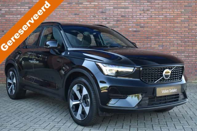 Volvo XC40 (2025) thumbnail 1