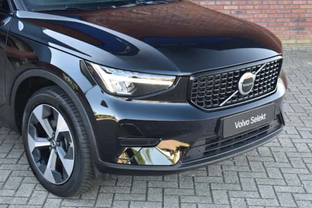 Volvo XC40 (2025) thumbnail 2