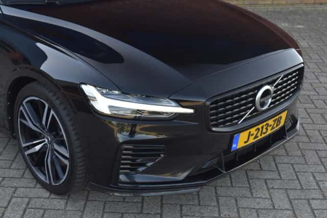 Volvo S60 (2019) thumbnail 2