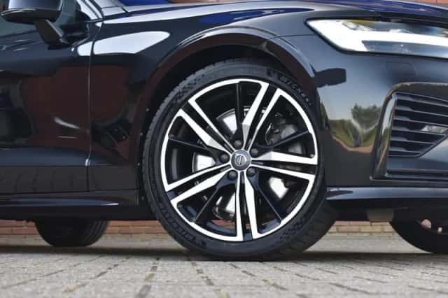 Volvo S60 (2019) thumbnail 3
