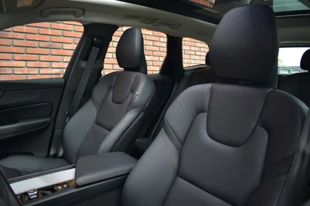 Volvo XC60 (2024) thumbnail 5