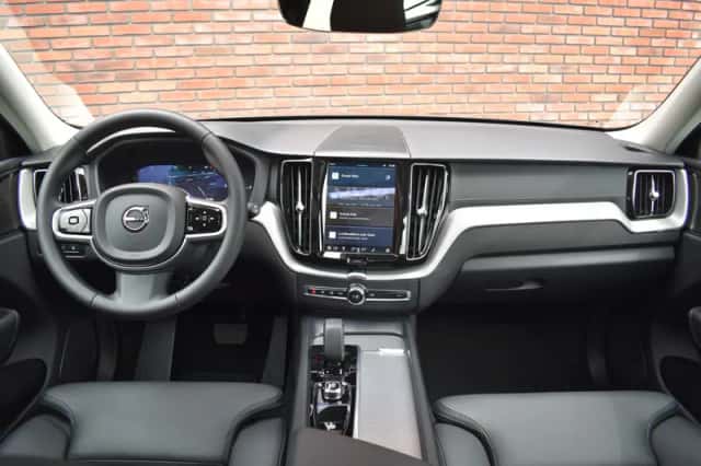 Volvo XC60 (2024) thumbnail 6