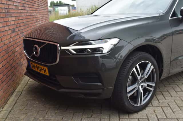 Volvo XC60 (2018) thumbnail 3