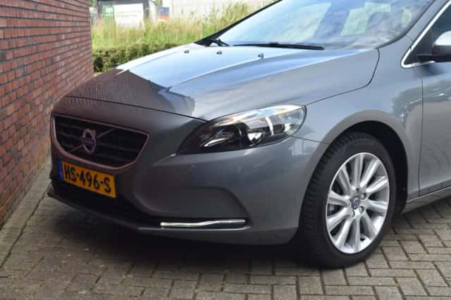 Volvo V40 (2016) thumbnail 3