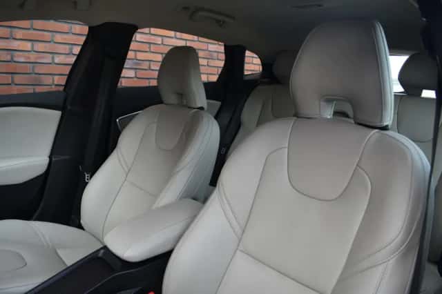 Volvo V40 (2016) thumbnail 5