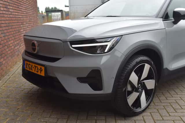 Volvo EX40 (2026) thumbnail 3