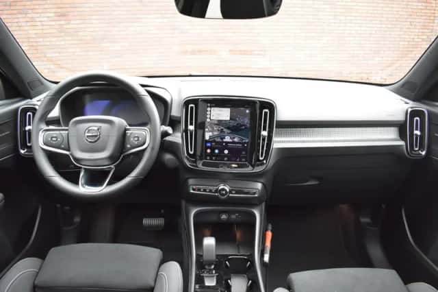 Volvo EX40 (2026) thumbnail 4