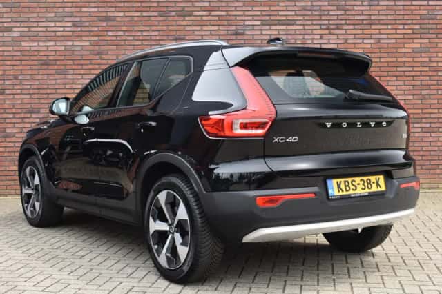 Volvo XC40 (2024) thumbnail 2