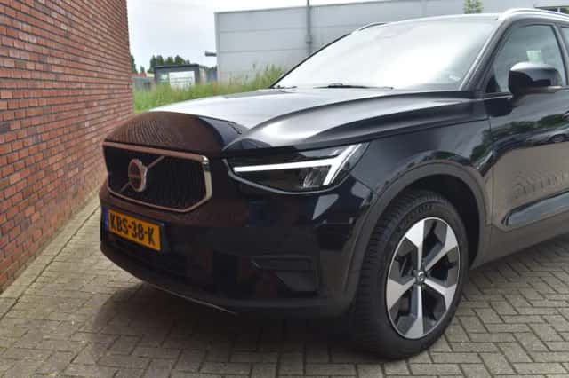 Volvo XC40 (2024) thumbnail 3