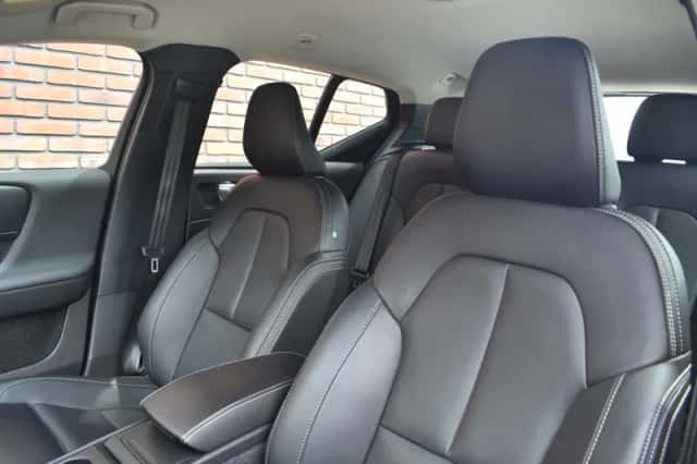 Volvo XC40 (2024) thumbnail 5