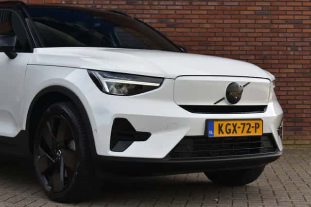 Volvo EX40 (2026) thumbnail 2