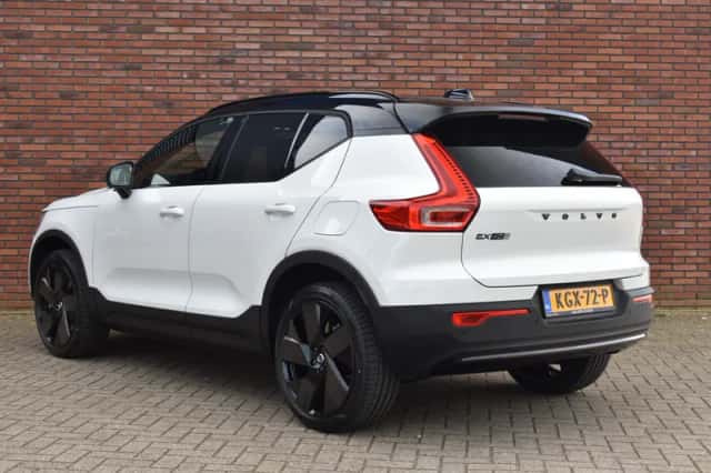 Volvo EX40 (2026) thumbnail 4