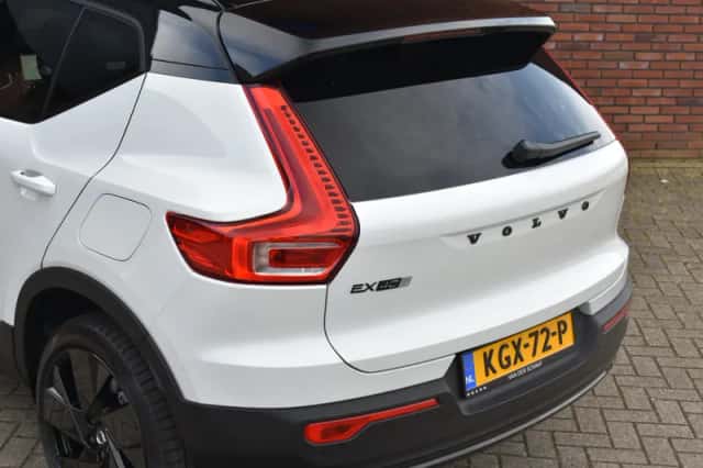 Volvo EX40 (2026) thumbnail 5