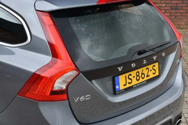 Volvo V60 (2016) thumbnail 5