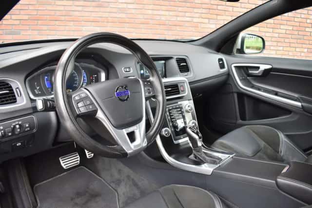 Volvo V60 (2016) thumbnail 6