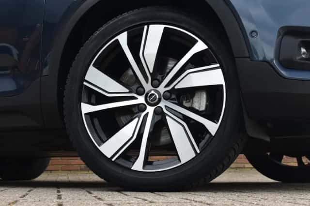 Volvo XC40 (2022) thumbnail 3