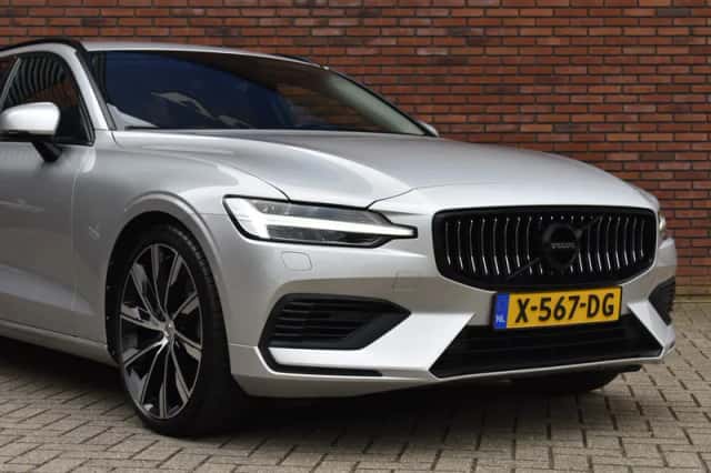 Volvo V60 (2020) thumbnail 2