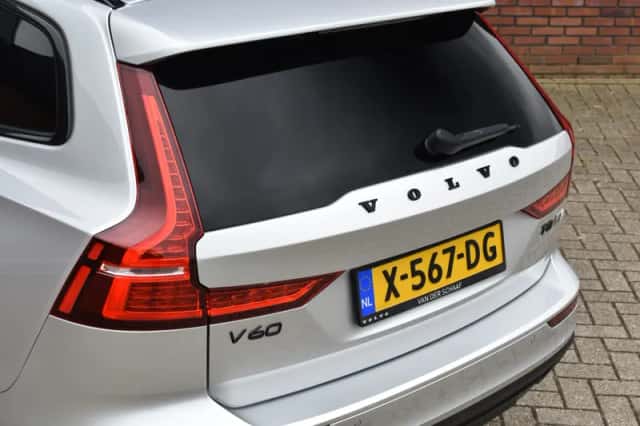 Volvo V60 (2020) thumbnail 5