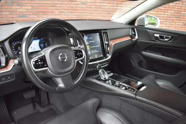 Volvo V60 (2020) thumbnail 6