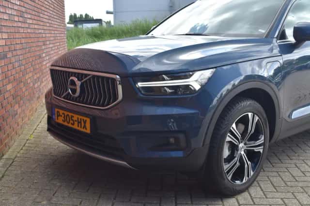 Volvo XC40 (2022) thumbnail 3