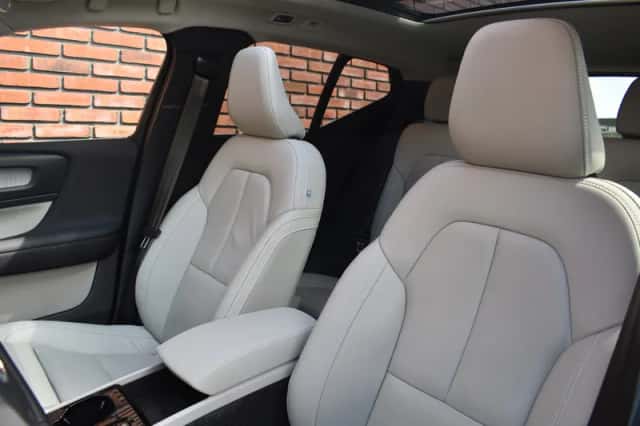 Volvo XC40 (2022) thumbnail 5