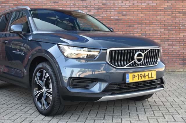 Volvo XC40 (2022) thumbnail 2