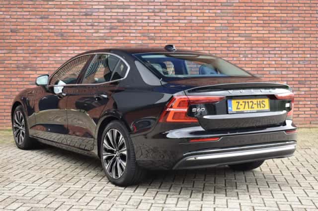 Volvo S60 (2024) thumbnail 5