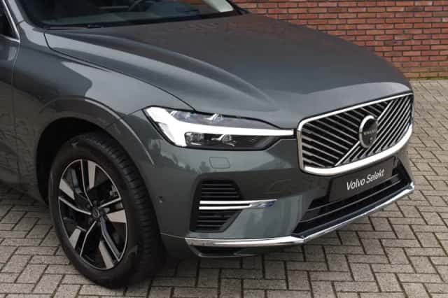 Volvo XC60 (2025) thumbnail 2