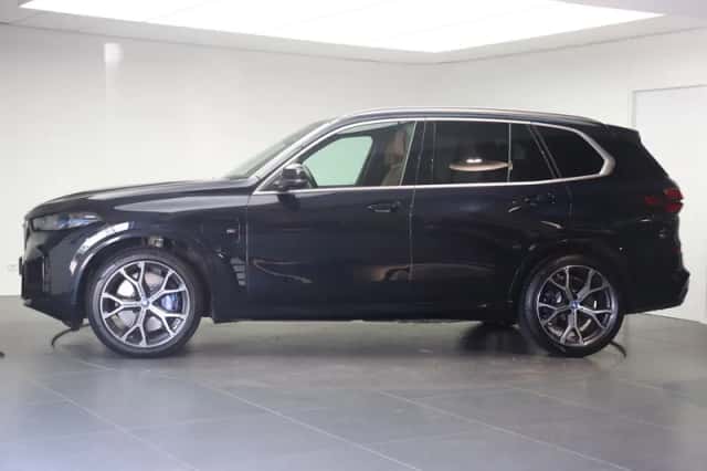 BMW X5 (2024) thumbnail 2
