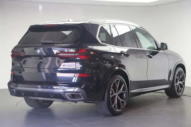 BMW X5 (2024) thumbnail 3